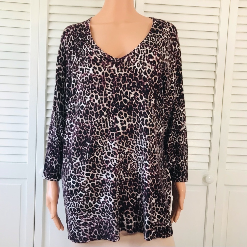 2/$25 ROZ & ALI Purple Black V-Neck Animal Print Sweater Size 1X